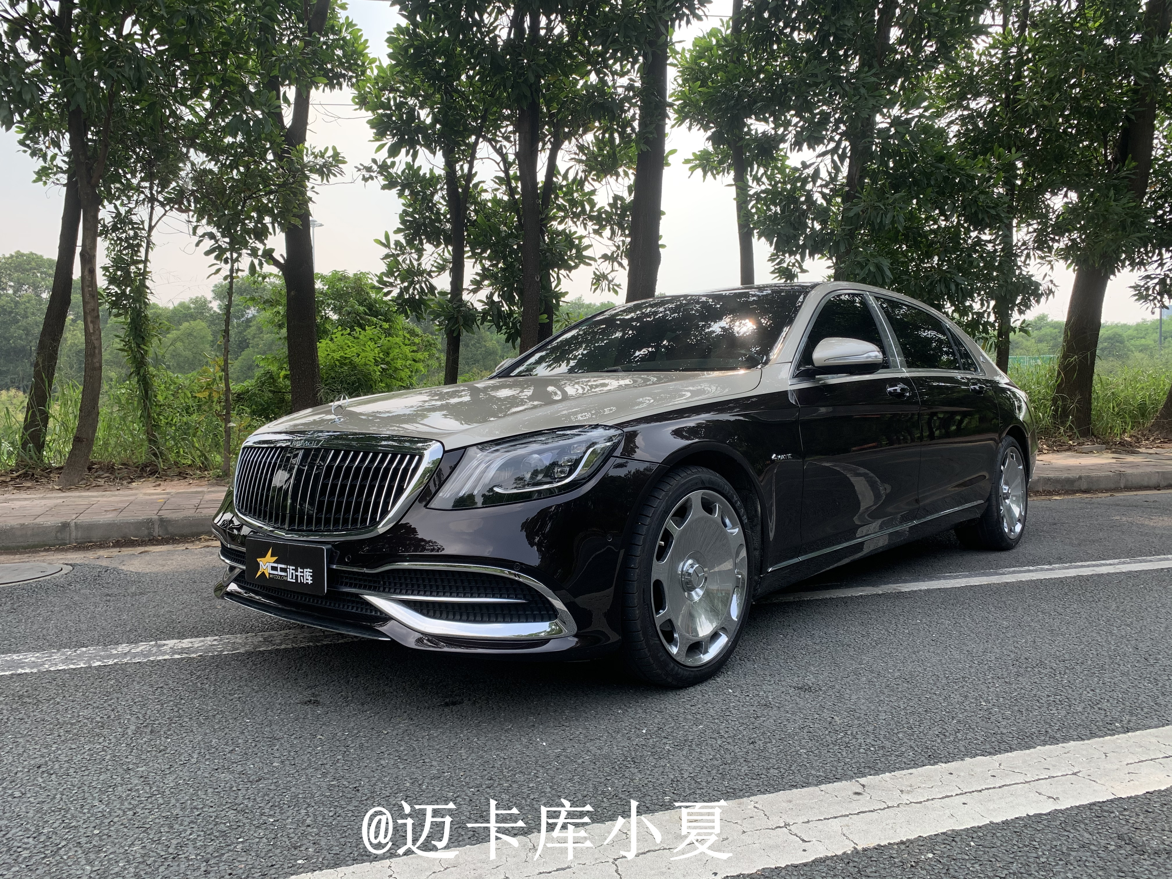 邁巴赫s400s450改雙拼色漆面這樣的改裝真的很漂亮