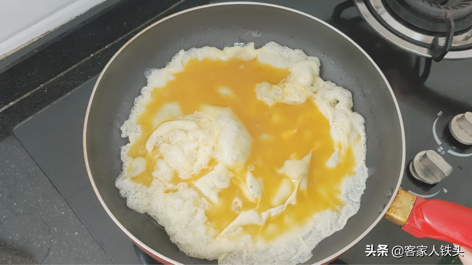一條鱸魚3個蛋，不蒸不煮教你新吃法，香嫩好吃，孩子都主動添飯