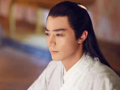 從古風(fēng)頂流到無(wú)人問(wèn)津，這些年間，霍建華發(fā)生了什么？