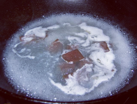 图片[3]-鸭血的经典吃法 一切一煮一炒 香嫩滑爽无异味 鸭血紧致不易碎-起舞食谱网
