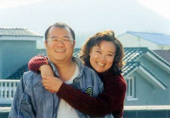 方青卓結(jié)婚半年后離婚，再婚嫁小4歲的未婚男，現(xiàn)生活狀況怎樣？