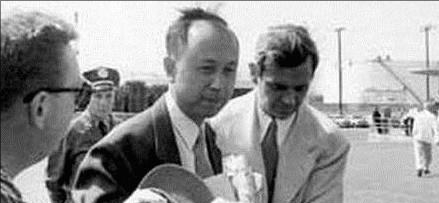 钱学森归国，曾收到一封信提醒不要下船，50年后才知写信之人是谁