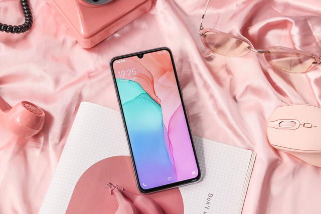 新晉潮流 5G 實力派，vivo S6 評測