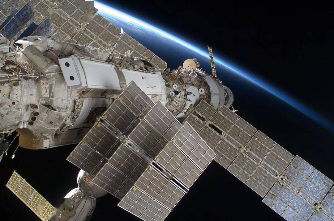 不祥预警！国际空间站中心太空舱发现多条裂缝，曙光号有多重要？