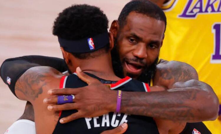 巔峰詹瓜對決？詹姆斯24對飚安東尼18分，湖人半場戰平拓荒者！（影）-黑特籃球-NBA新聞影音圖片分享社區