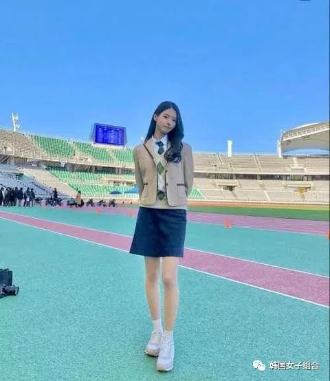 天生就瘦,最近更瘦的这位女爱豆