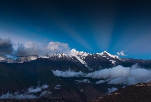 玉龙雪山天气怎样？什么季节适合去玉龙雪山「胖金妹七游」