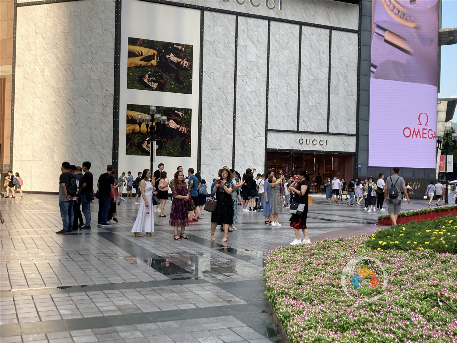 重庆解放碑入选示范步行街，消费力全国第3，为什么不是观音桥？