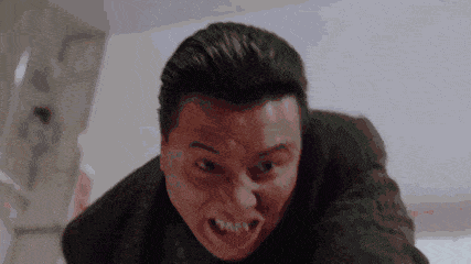 万梓良的不幸史：从影帝到街头"卖丑"，