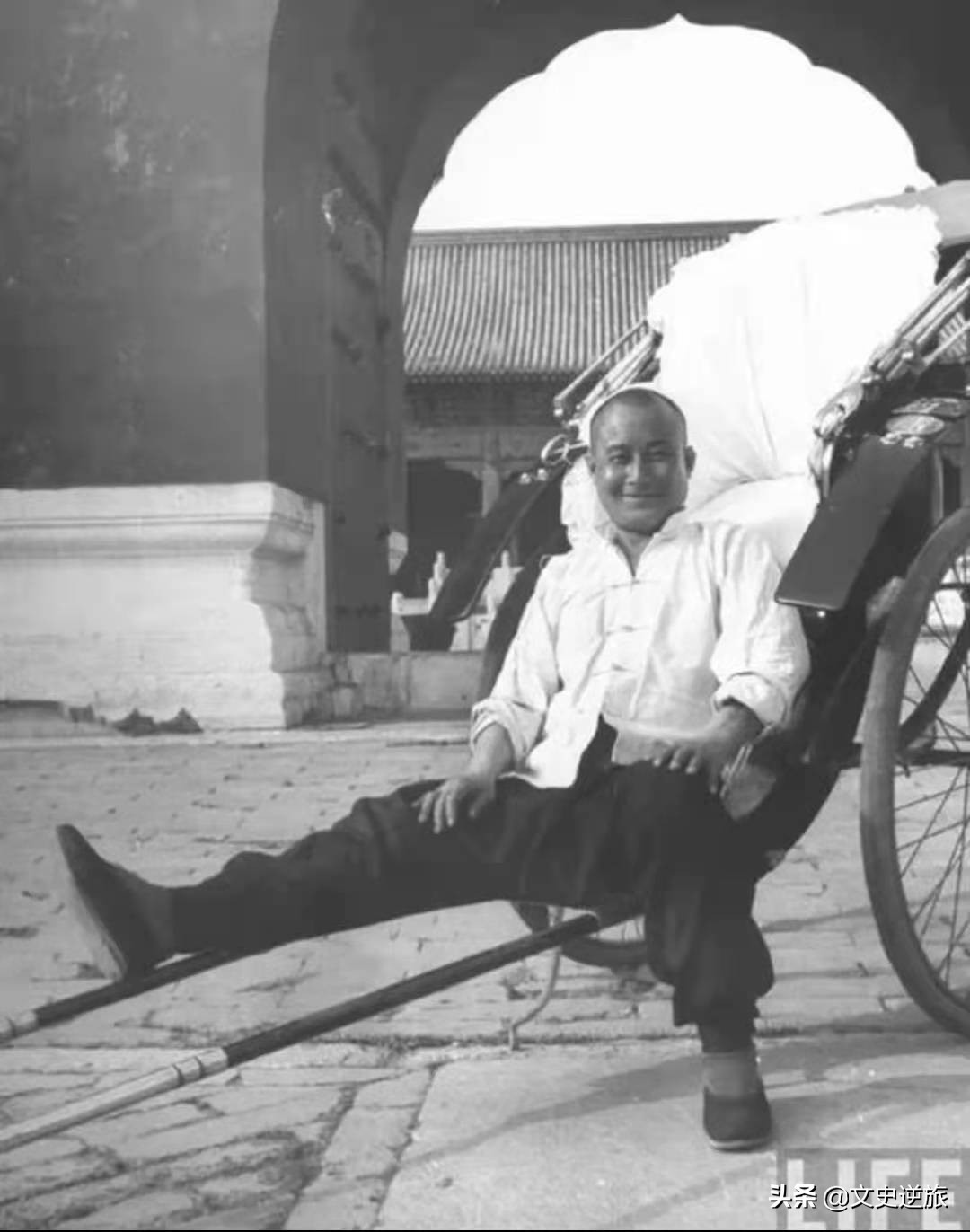 【图】清晚期中国的独轮车、2名乘坐人及车夫老照片明信片1件（未使用，保存完好）。,拍品信息,网上拍卖,拍卖图片,拍卖网,拍卖网站