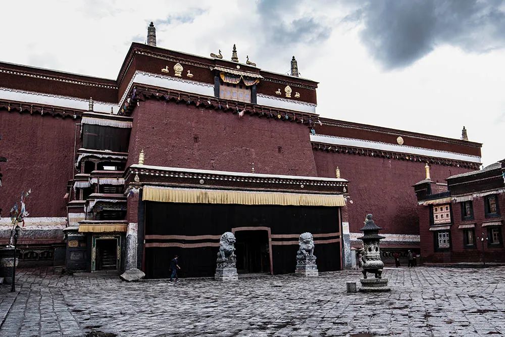 Asked·44 Sakya Temple, the oldest and most complete royal city in China