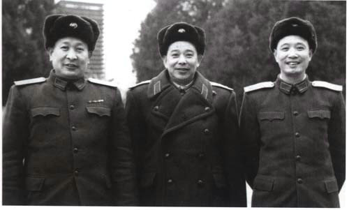 张震：子弹藏身8年，难忘救命新娘，一门出六将，阅兵当天逝世