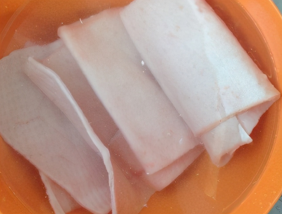 图片[2]-猪皮冻的做法步骤图 皮冻弹牙滑嫩无腥味-起舞食谱网