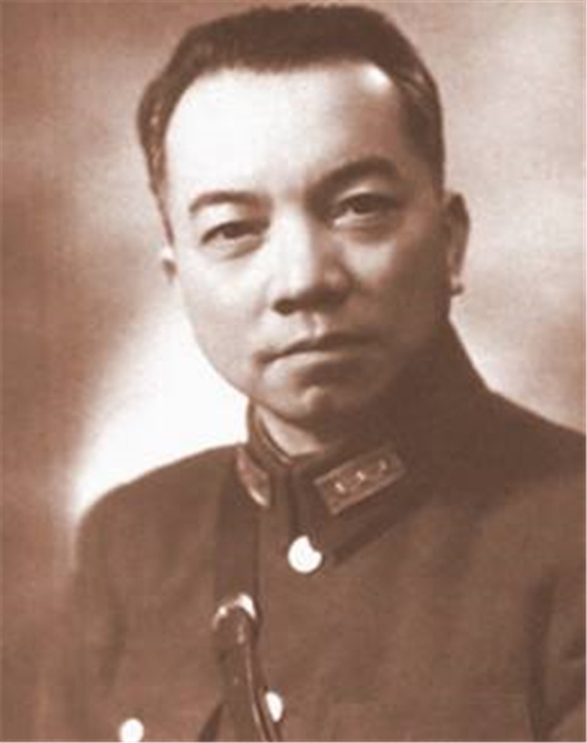 他是开国大将，以少胜多主动出击李默庵，战后毛泽东亲自询问战况