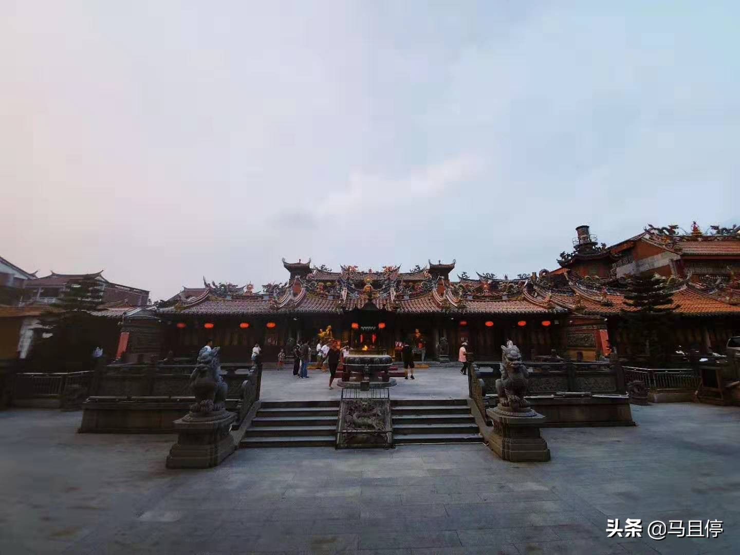 福建泉州有條特別的老街，藏有三種不同宗教寺院，千年來相安無事