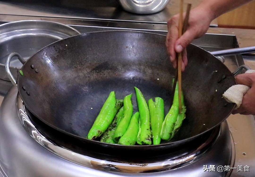 图片[4]-【虎皮青椒】做法步骤图 厨师长分享做法和技巧 学会在家做-起舞食谱网