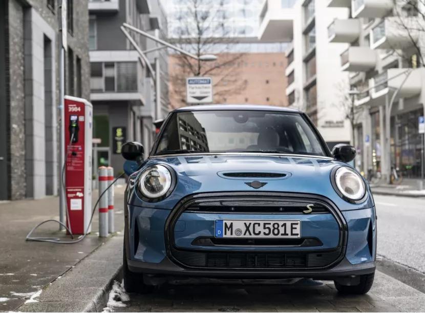 广汽三菱将引入皮卡，一汽丰田亚洲狮预售价公布