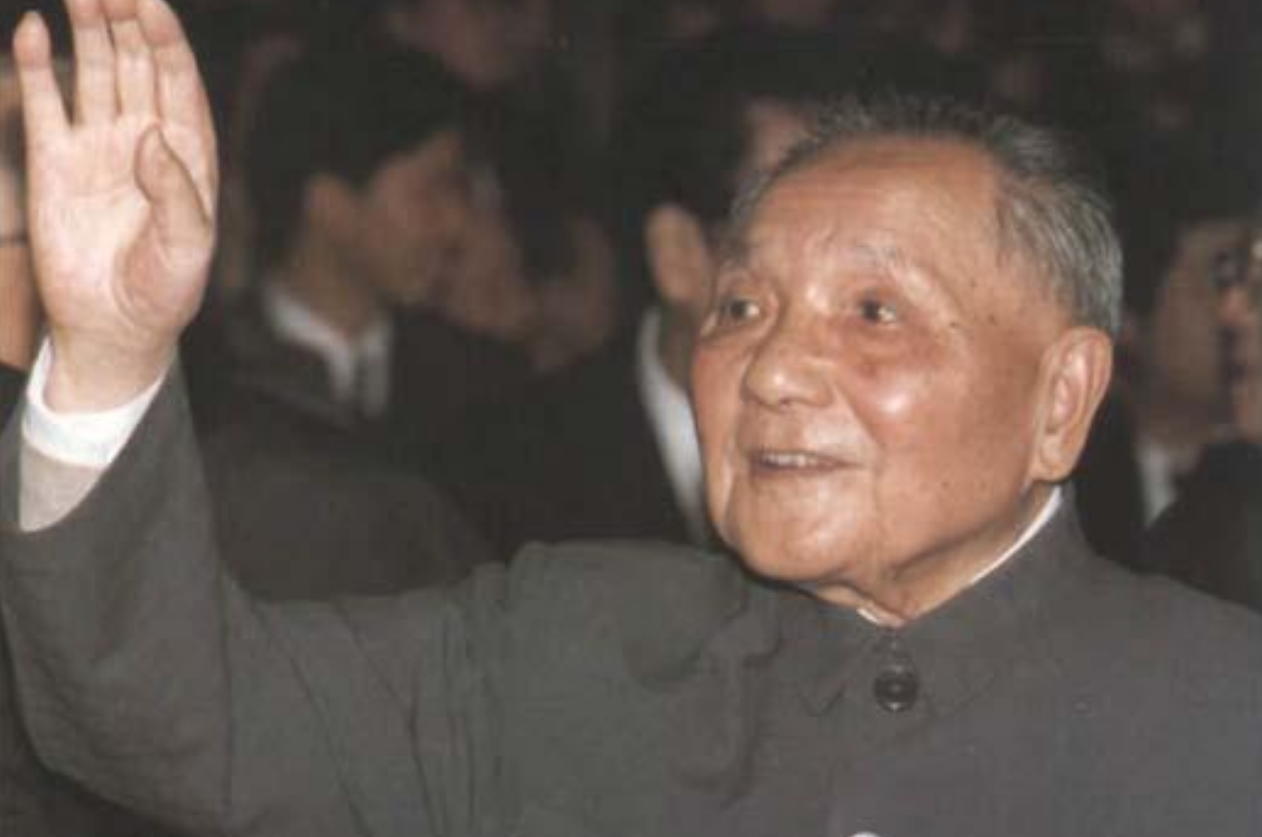 一级战斗英雄归国失踪33年，中央登报寻找，邓小平：必须找到他