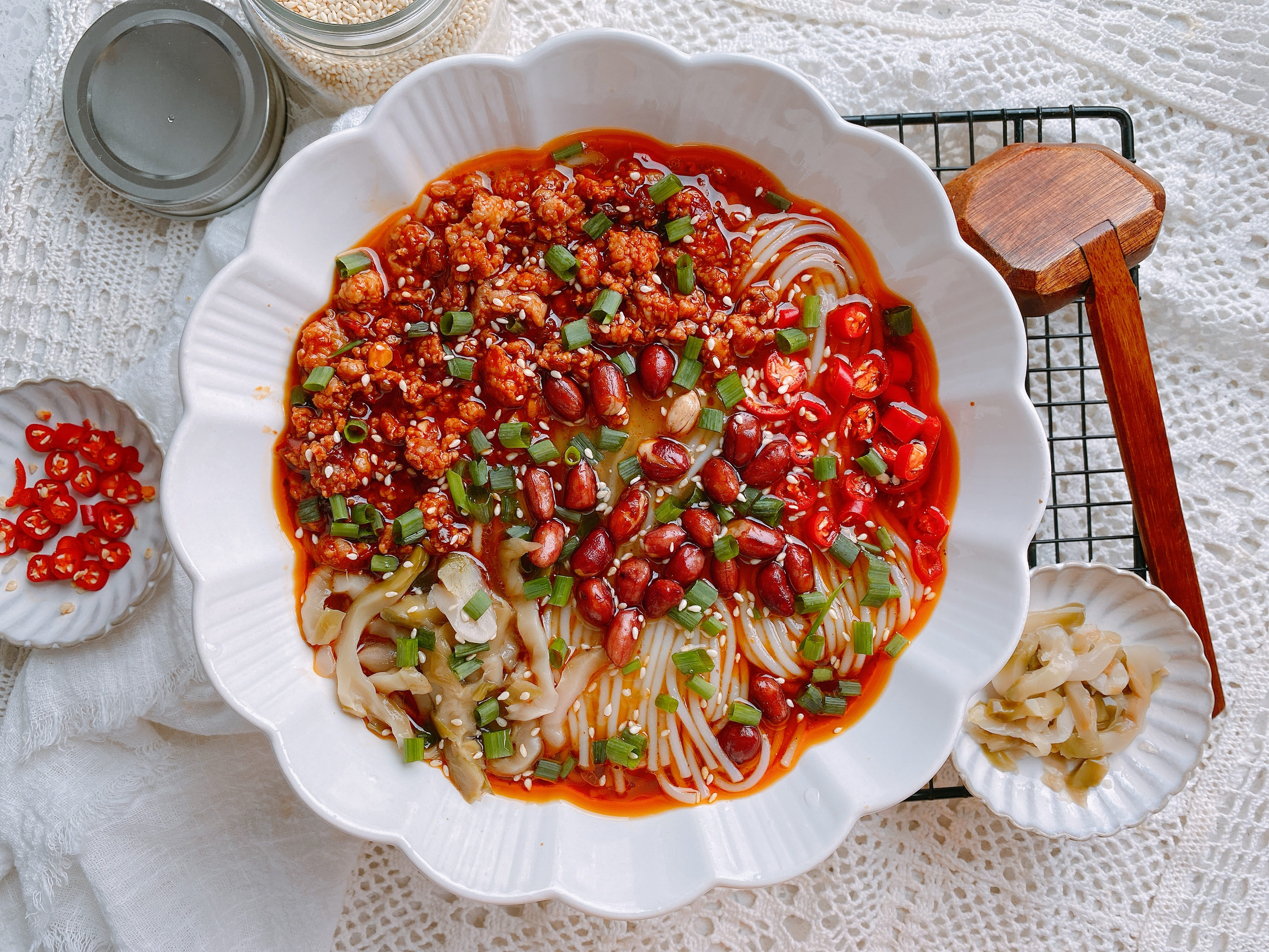 这是我做过最好吃的米粉，10分钟搞定，酸辣开胃，味道不输小吃街