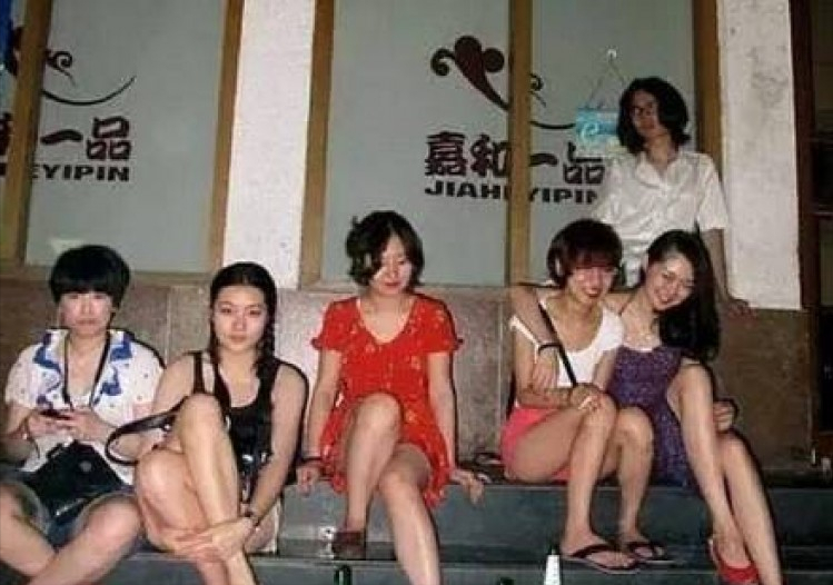 &quot;野心勃勃&quot;晚晚：从大脸网红到京圈贵妇