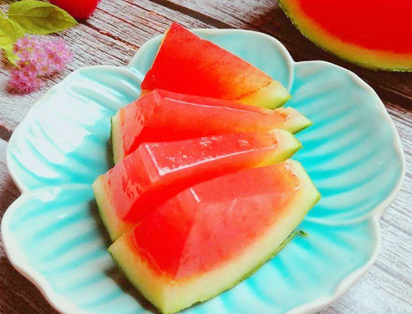 图片[6]-夏天 教你西瓜的创意吃法 Q弹爽滑清凉解暑 好吃颜值高易存放-起舞食谱网