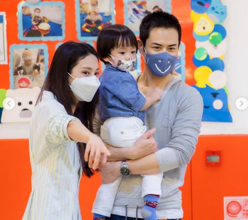 鄭嘉穎兒子生日照，兩歲已是帥小伙，又是騙我生小孩系列