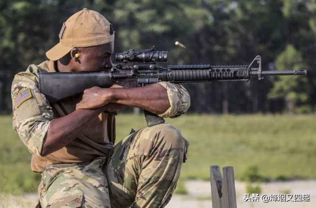 为什么解放军步枪上很少装瞄准镜，美国步枪瞄