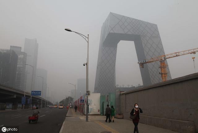 没户口在京沪没法上学，深圳帮你解决这个问题