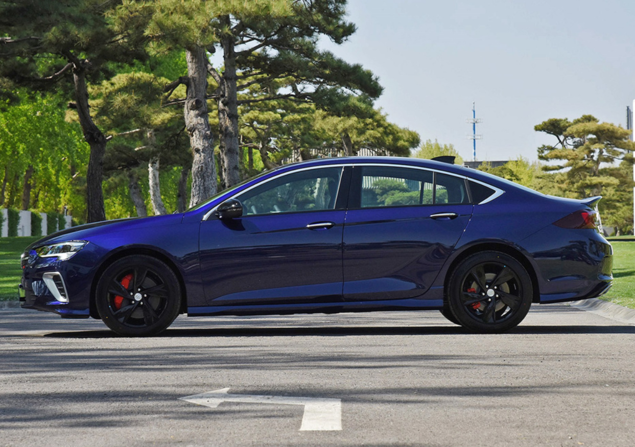 这车家用真合适，2.0T+9AT，7.1秒就破百