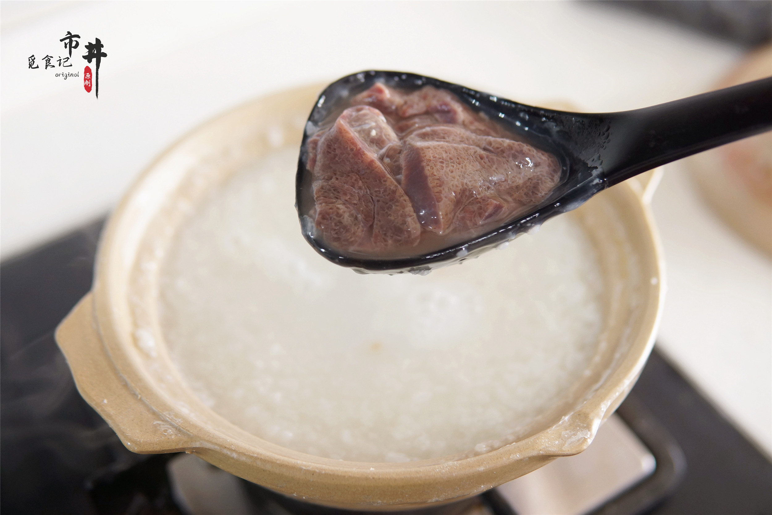 春天要常喝粥，大米加豬肝這樣煮，溫和更有營養，熬一鍋特香