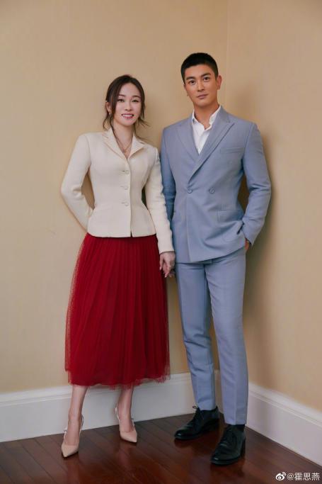 40岁霍思燕夜会友人，儿子让保姆带回家，嗨到凌晨不见杜江陪伴