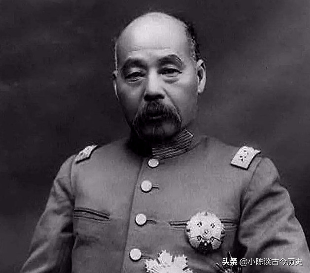 大总统冯国璋，虽一生贪财，却有个家喻户晓曾孙，贾玲都是其弟子