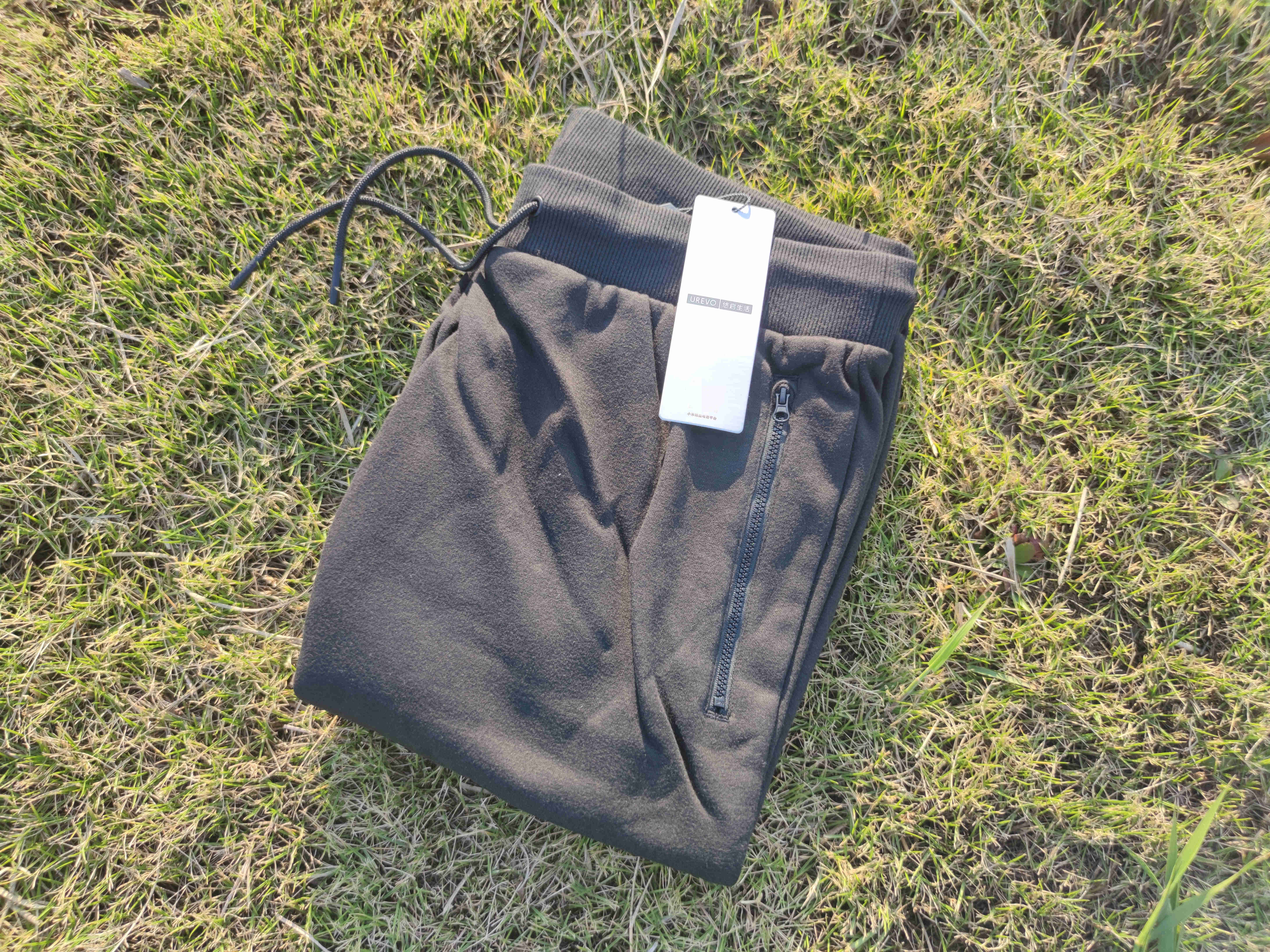 弹力舒适，轻盈舒爽，这款卫裤健身逛街都能轻松驾驭