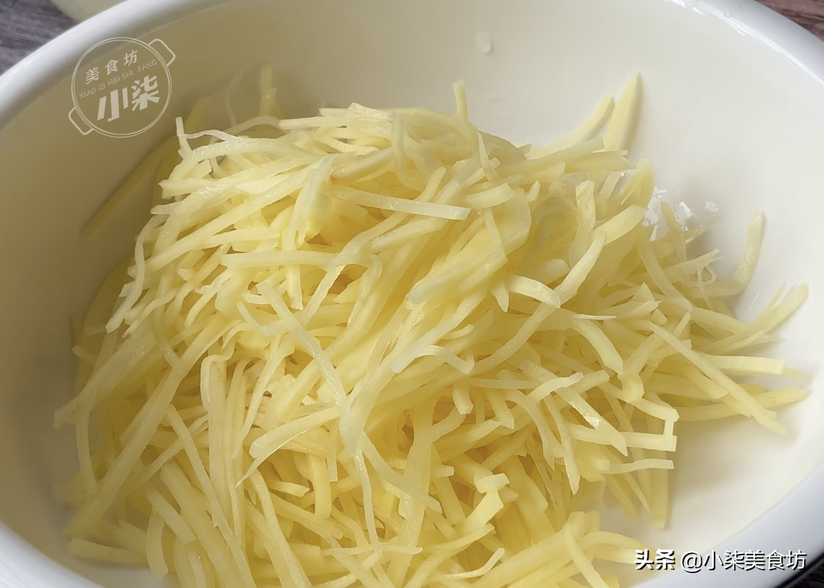 家里有土豆就能学会的菜，5分钟就上桌，简单省事，孩子超爱吃