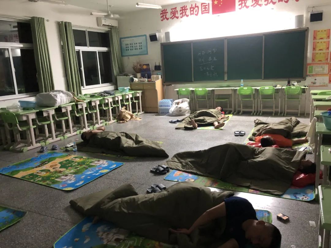 竖起你的大耳朵听听,这是一条只有声音的援豫队员消息...