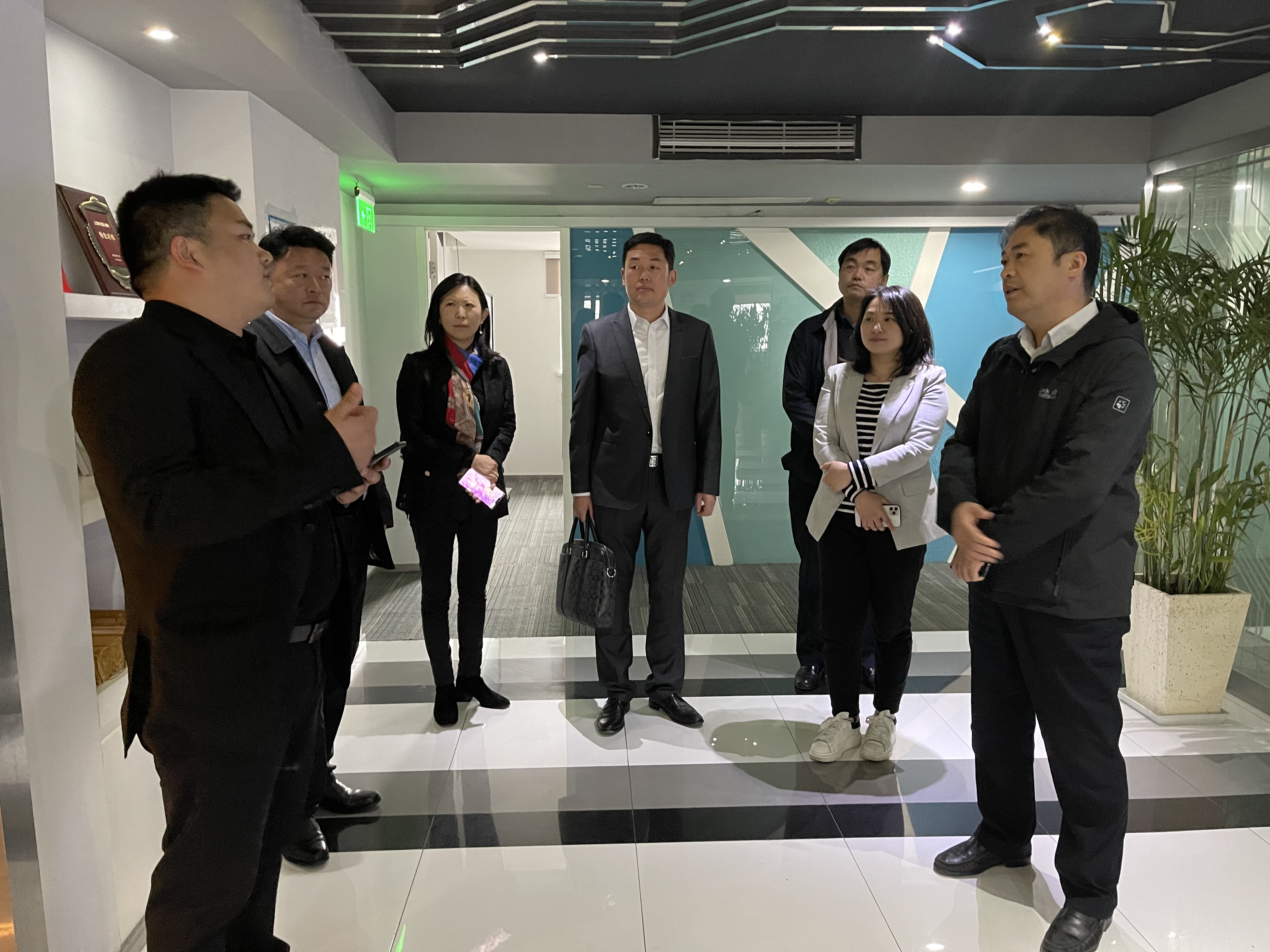 济南新材料产业园区管委会主任韩利师赴上海招商考察项目