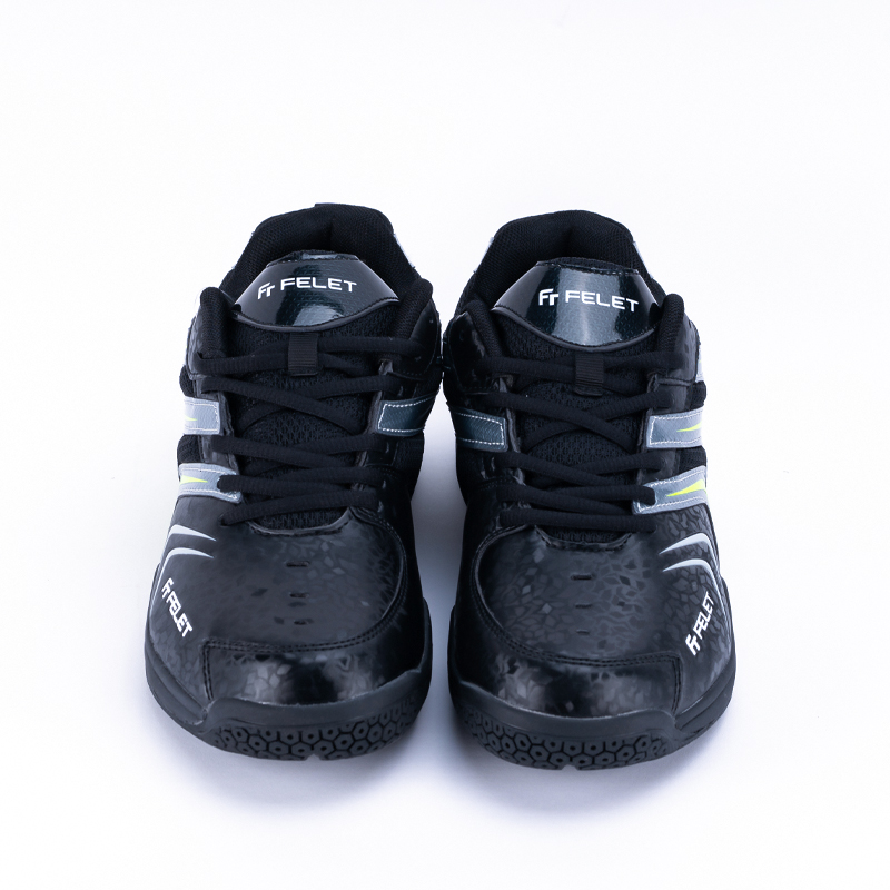 How important is a good pair of badminton shoes to the body iMedia