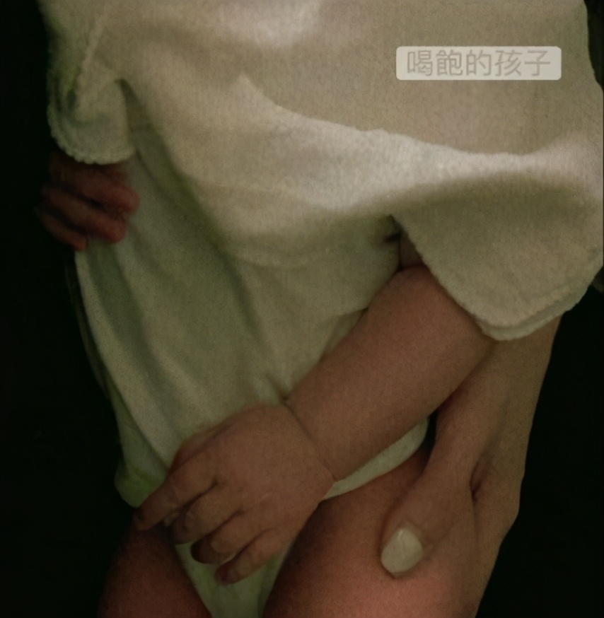 余文樂老婆曬孕期照，生產前7週不顯懷，網友：肚子太小不可思議