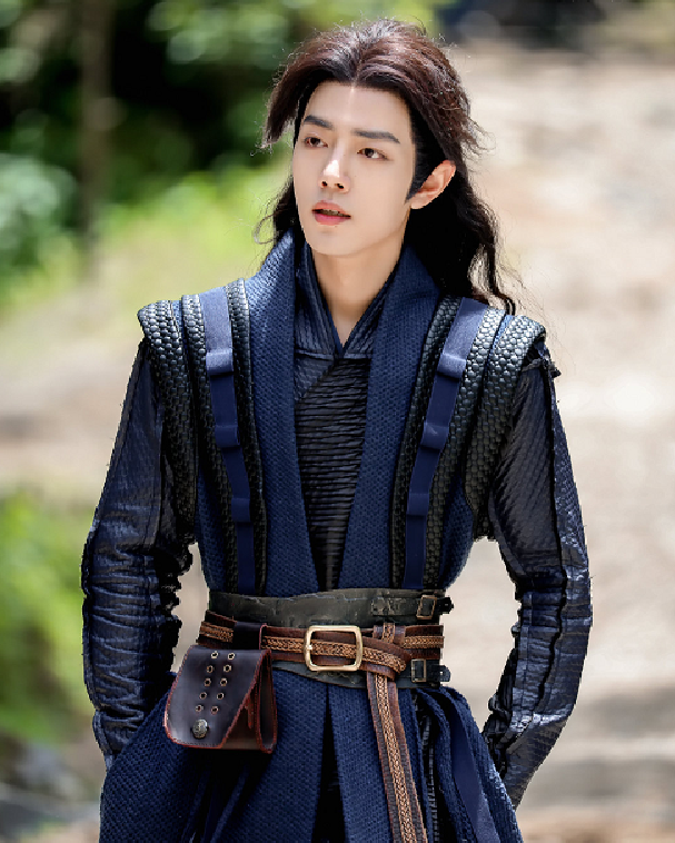 Xiao Zhan " jade bone Yao " decide makeup road to reflect exposure fully, gas of celestial being of a suit white garment waves, too handsome