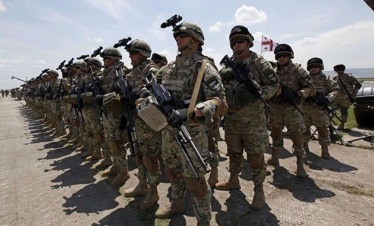 軍隊中疊�豆腐塊�有什麼用處？ 美國大兵試了半年，得出結論