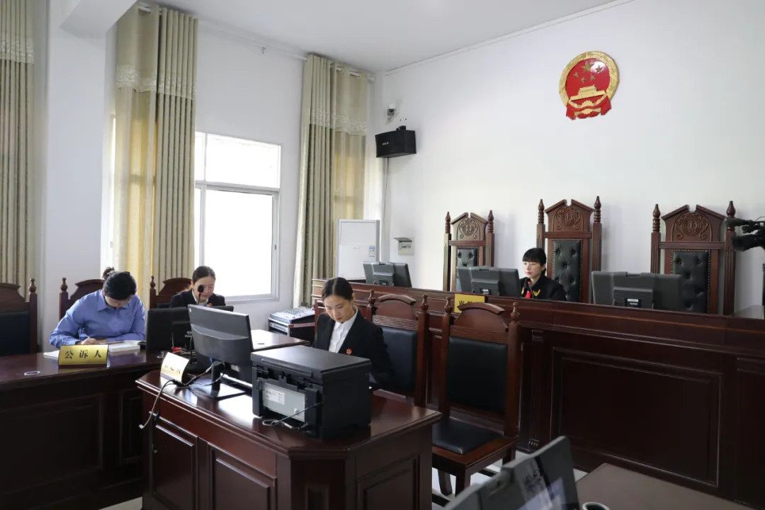 湘潭县法院集中宣判4起容留他人吸毒罪案件，5男子获刑