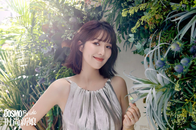 王祖藍攜孕妻拍恩愛大片，李亞男臨近產期肚大如籮，四肢纖細如初