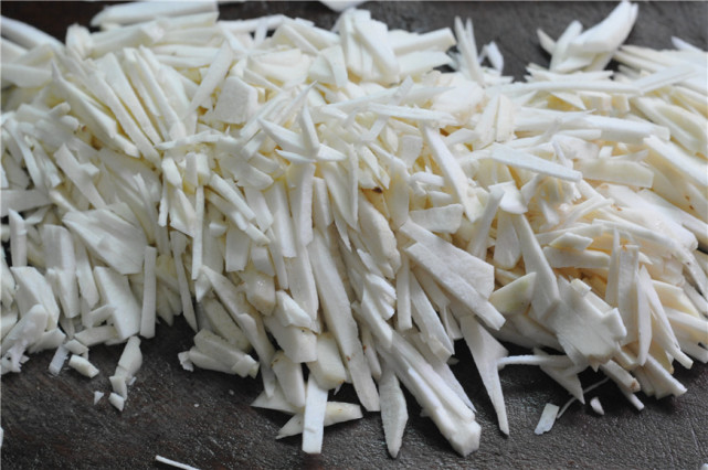 秋天芋头大上市，多给孩子吃！不炒也不煮，做成早餐香软绵糯