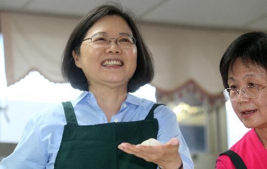 哈哈！这下台空军“累惨了”