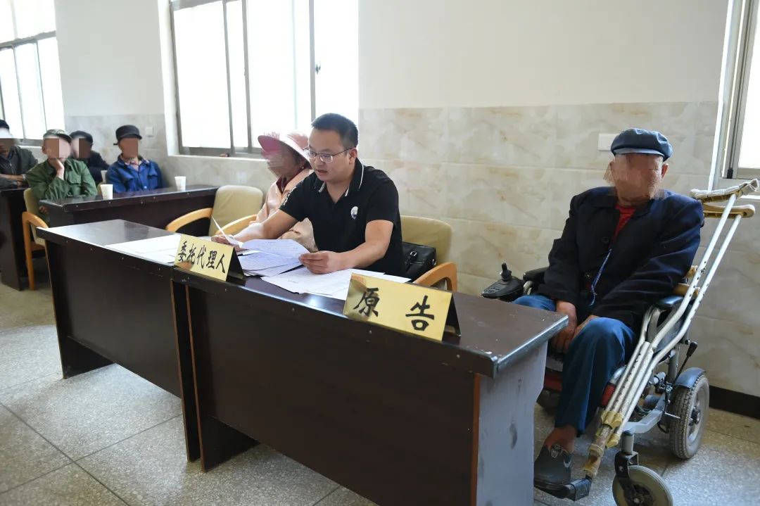 【我为群众办实事】麒麟：法庭进社区普法零距离