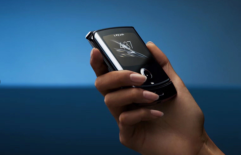 摩托罗拉手机Razr中国发行版将适用5G，伸缩达到十万次
