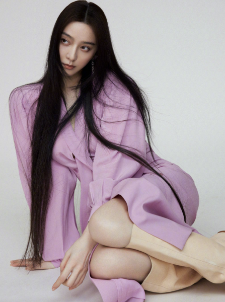 重回巅峰？范冰冰以公益大使身份登杂志封面，