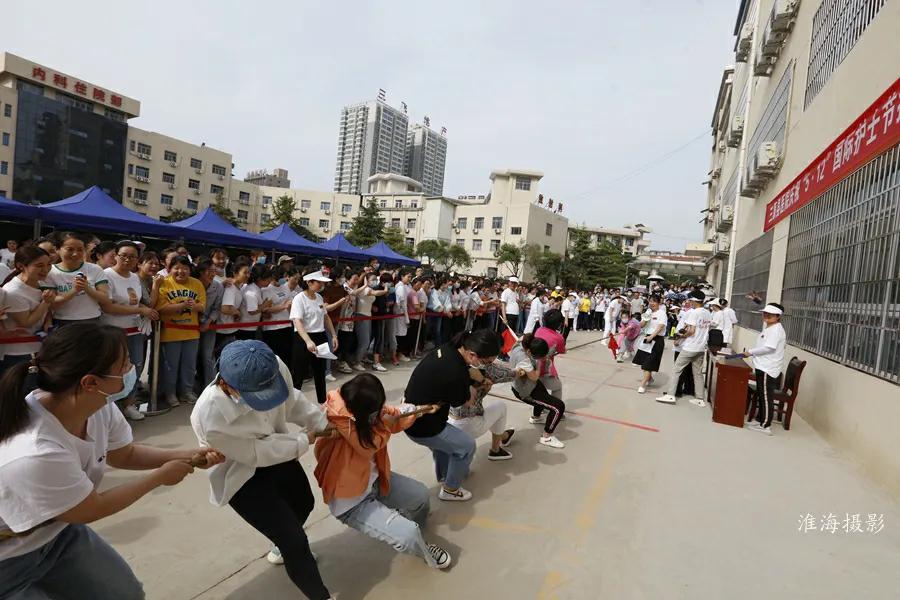 三原县医院庆祝“5.12”国际护士节拔河比赛