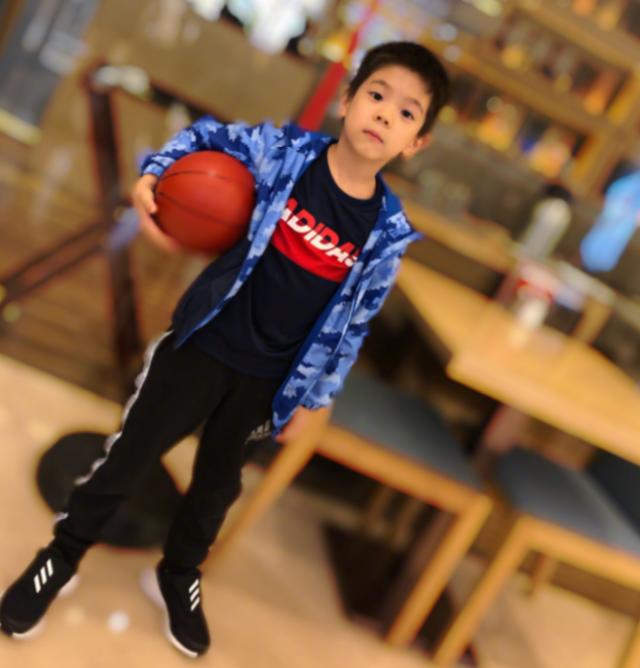 男子跳高双冠军！杜江晒出嗯哼跳高视频，小家伙跳得有模有样太帅