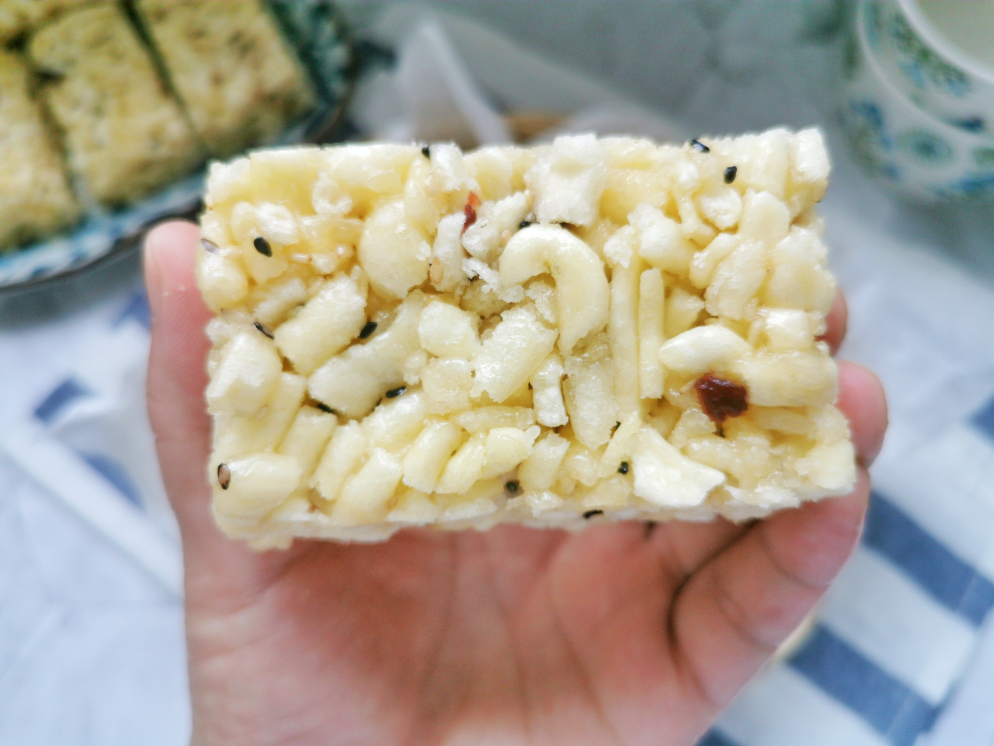 1碗面粉，3个鸡蛋，在家也能做沙琪玛，香甜绵软，没有添加剂